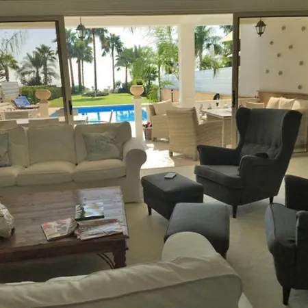 Holiday home Amazing Beach House Perivolia